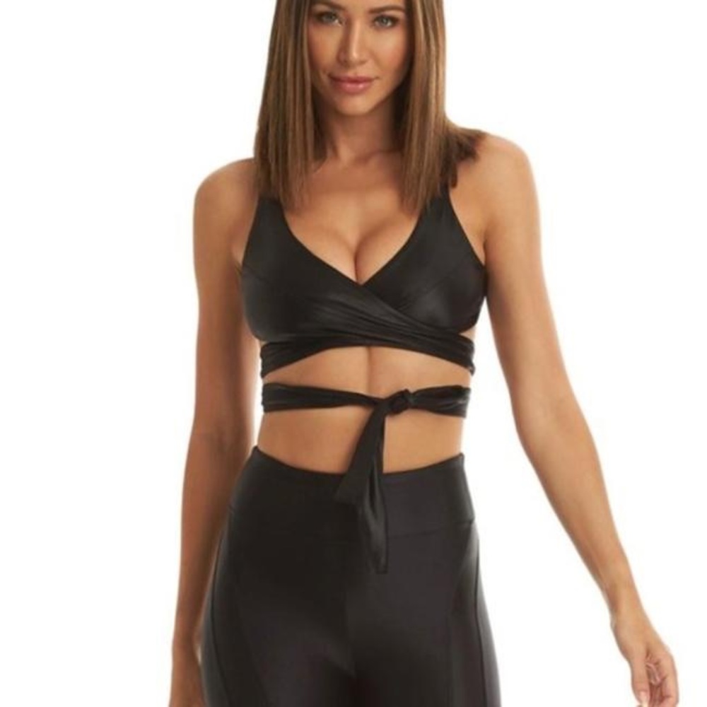 🔸NEW🔸 wrap around sport bra by koral